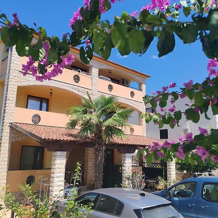 Slim Apartman I Sobe Medulin Exterior photo