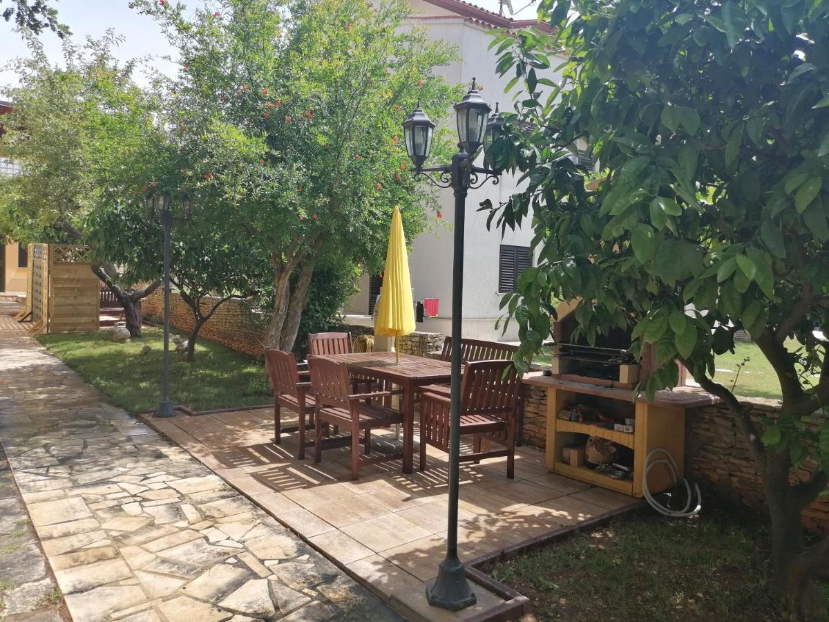 Slim Apartman I Sobe Medulin Exterior photo
