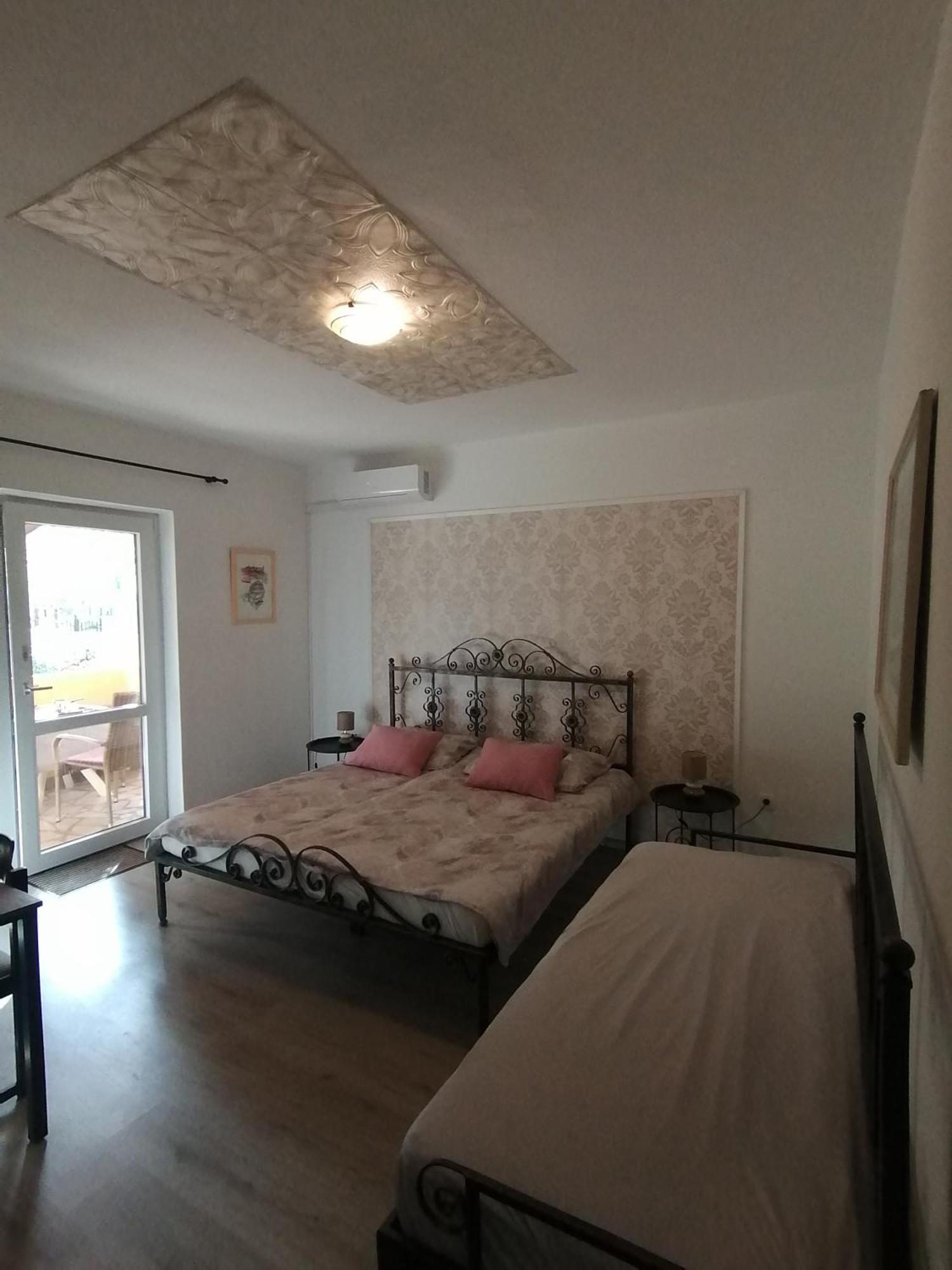 Slim Apartman I Sobe Medulin Exterior photo